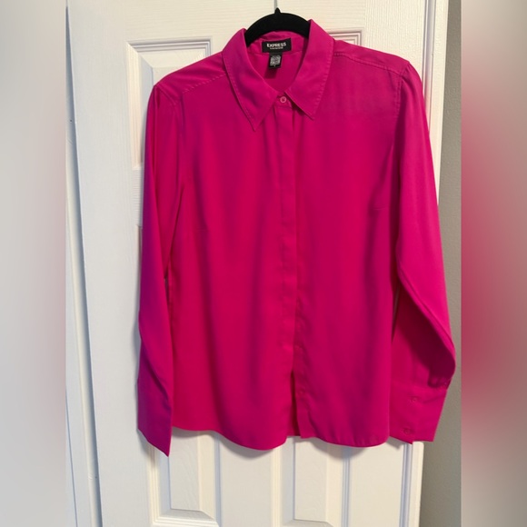 Exprés Slim Portofino Fuchsia Classic Button-Front Blouse in size medium - Picture 4 of 10